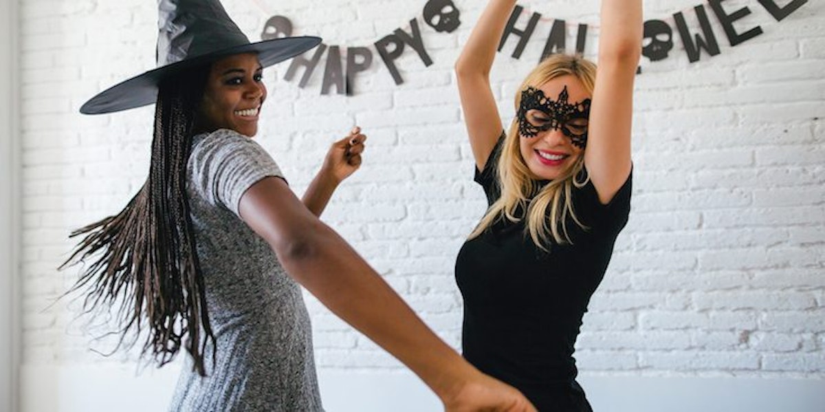 5 Funny Thirst Trap Halloween Costume Ideas To Slay Your Instagram Game