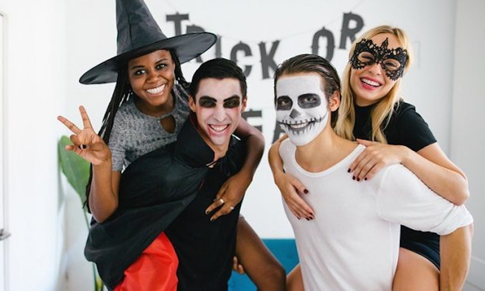 9 Lazy Costume Ideas That Don t Require A Lot Of Effort 9 Lazy Costume Ideas That Don t Require A Lot Of Effort