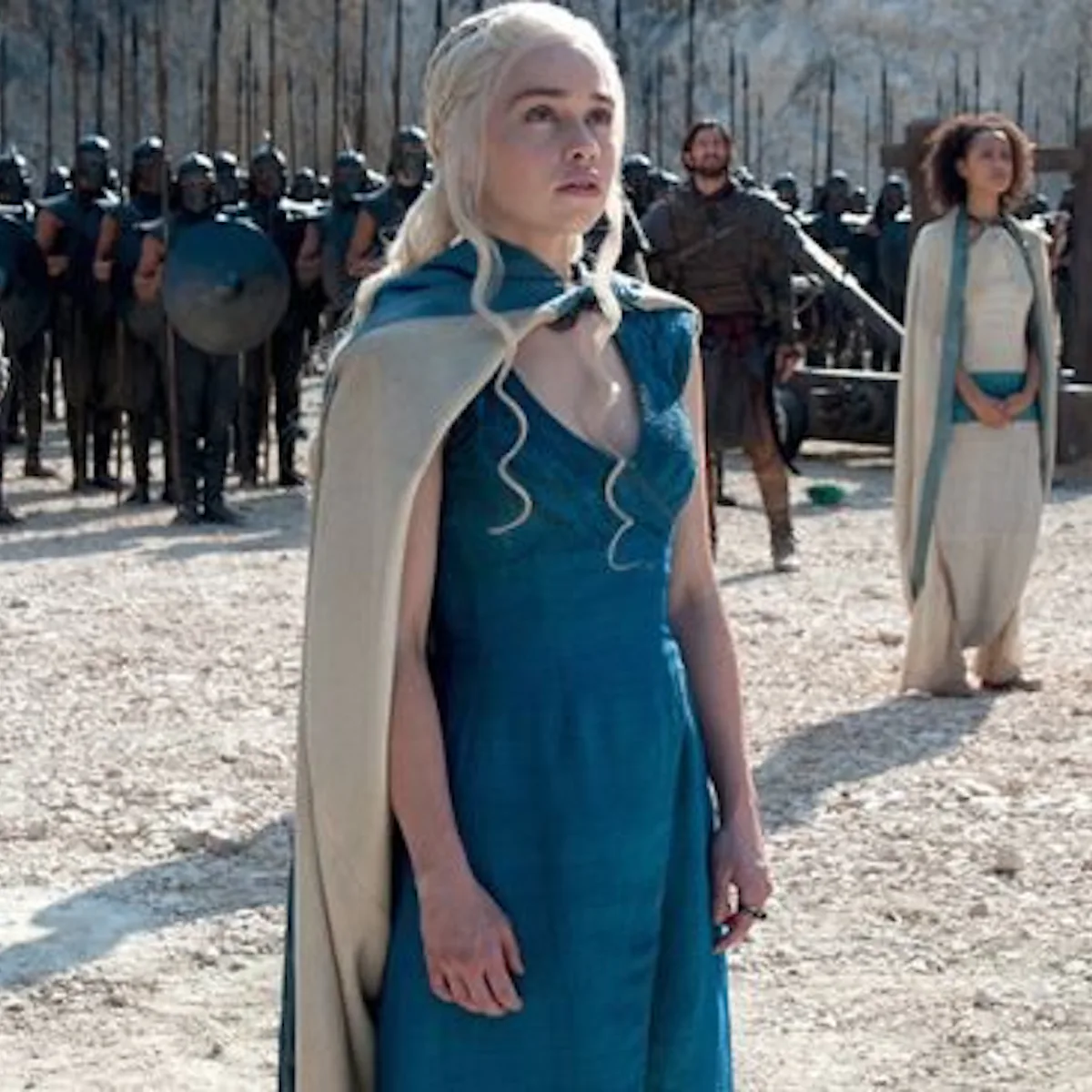 DIY Daenerys Halloween Costume Guide That Will Make Your Halloween The Best One Yet DIY Daenerys Halloween Costume Guide That Will Make Your Halloween The Best One Yet