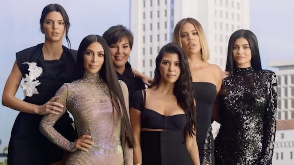 Video Of Kardashians Recreating Kuwtk Season 1 Opening Credits