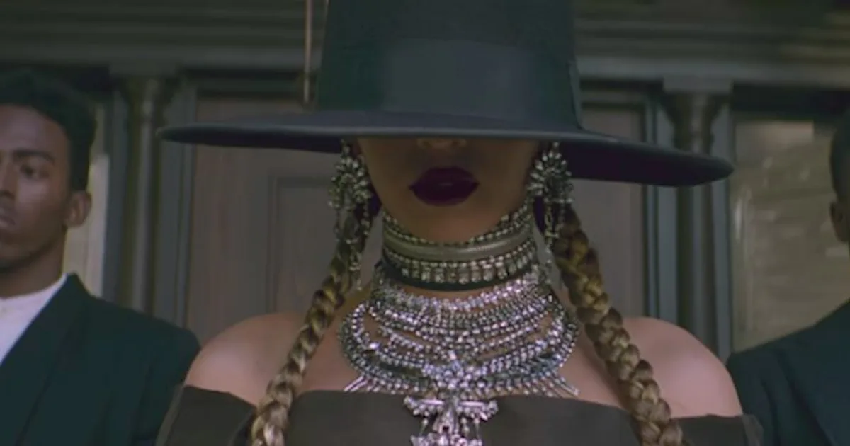 Easy Beyonce “Formation” Halloween Costume Ideas To Help You Twirl On ...