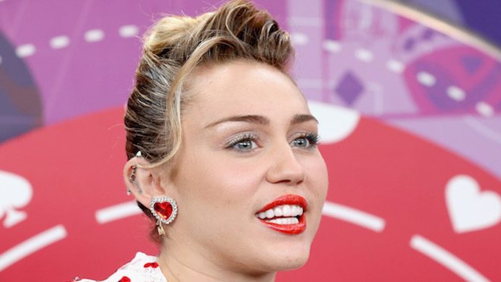 Who Is Miss You So Much About Miley Cyrus New Song Isn T For Liam Hemsworth