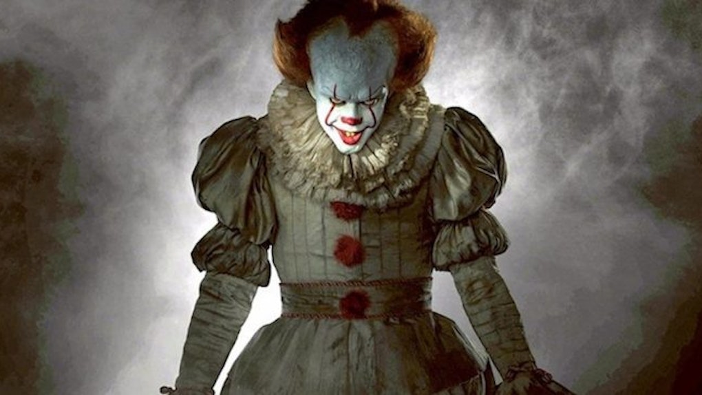 4 Steps To A Diy It Halloween Costume If You Re On A Budget But