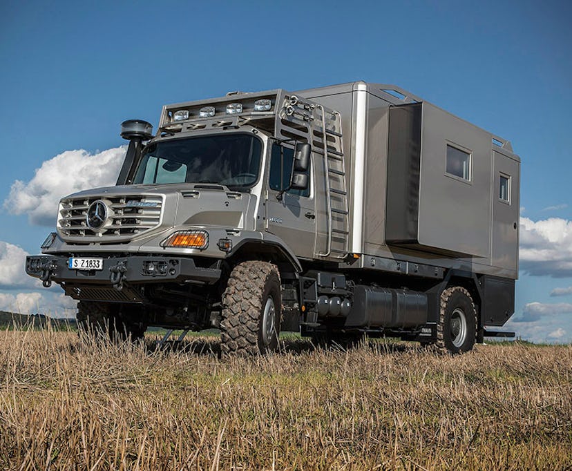 Mercedes Zetros -- camper trailer