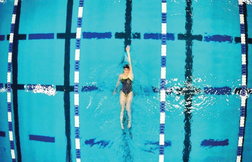 Missy Franklin doing backstroke laps in a pool