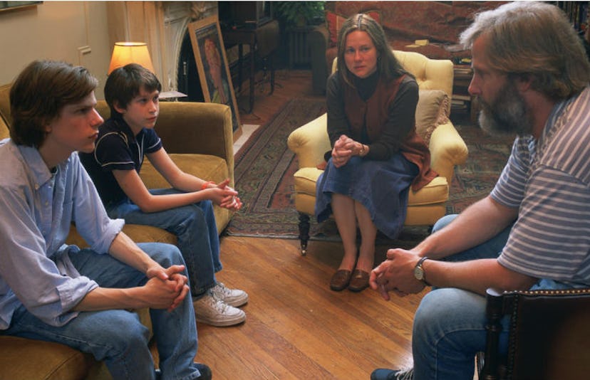 A scene from The Squid And The Whale with the main characters sitting and talking 
