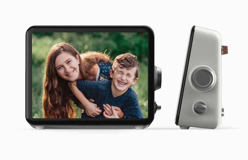 Loop Is A Voice-Controlled Digital Picture Frame And Video Phone