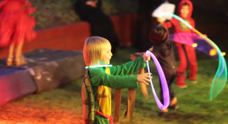 Kid Raving Kids Should Learn About Techno and EDM Music in School