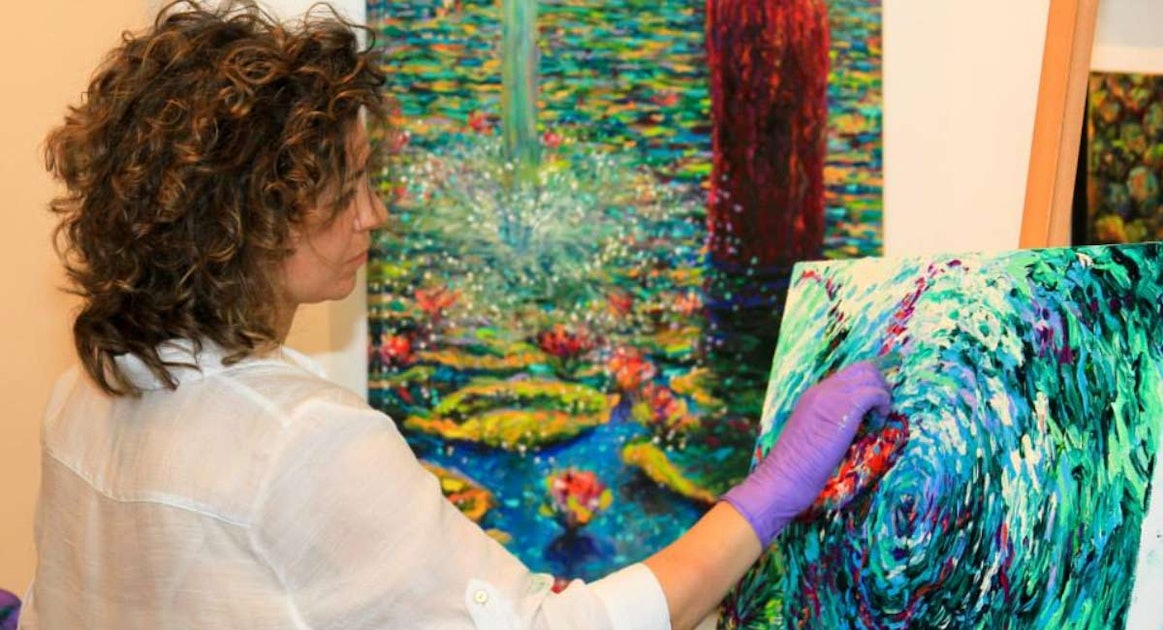 The World's First-Ever Full-Time Professional Finger-Painter Has a Show in  Chelsea and It's Pretty Great