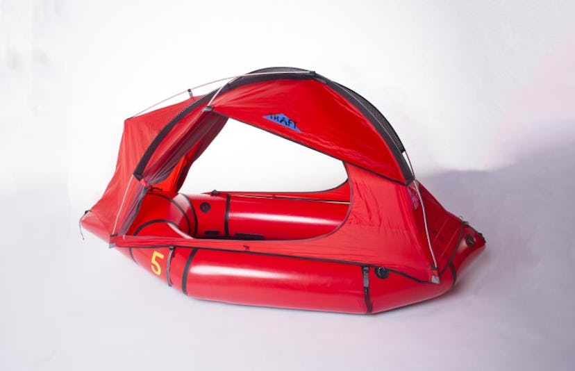 Traft Is a Lightweight Raft That Transforms Into a Tent
