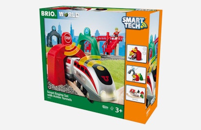 Brio Smart Engine Set with Action Tunnels playset 