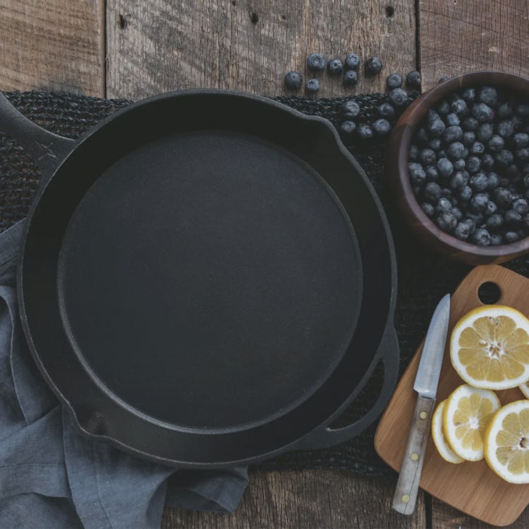 Barebones Cast Iron 12-inch Skillet