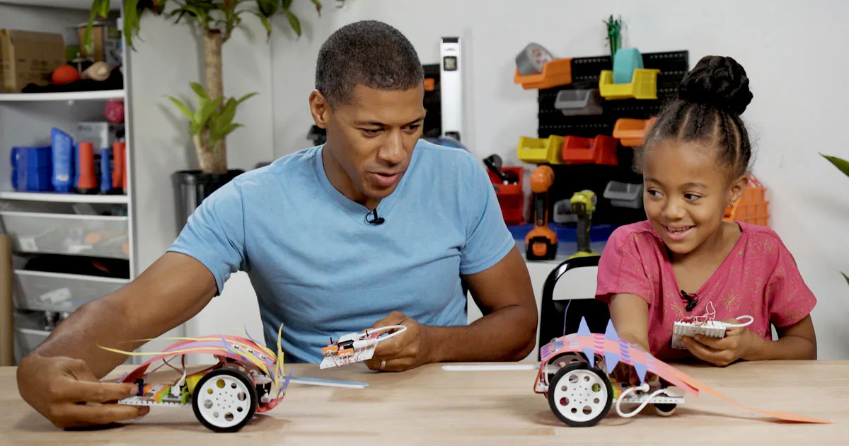 Activities for Kids: Build These Remote-Controlled, Spinning Pivot Bots