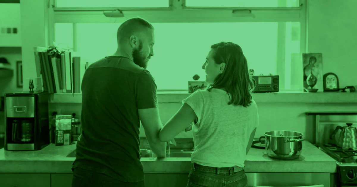 Why Men Who Earn Less Still Do Less Housework