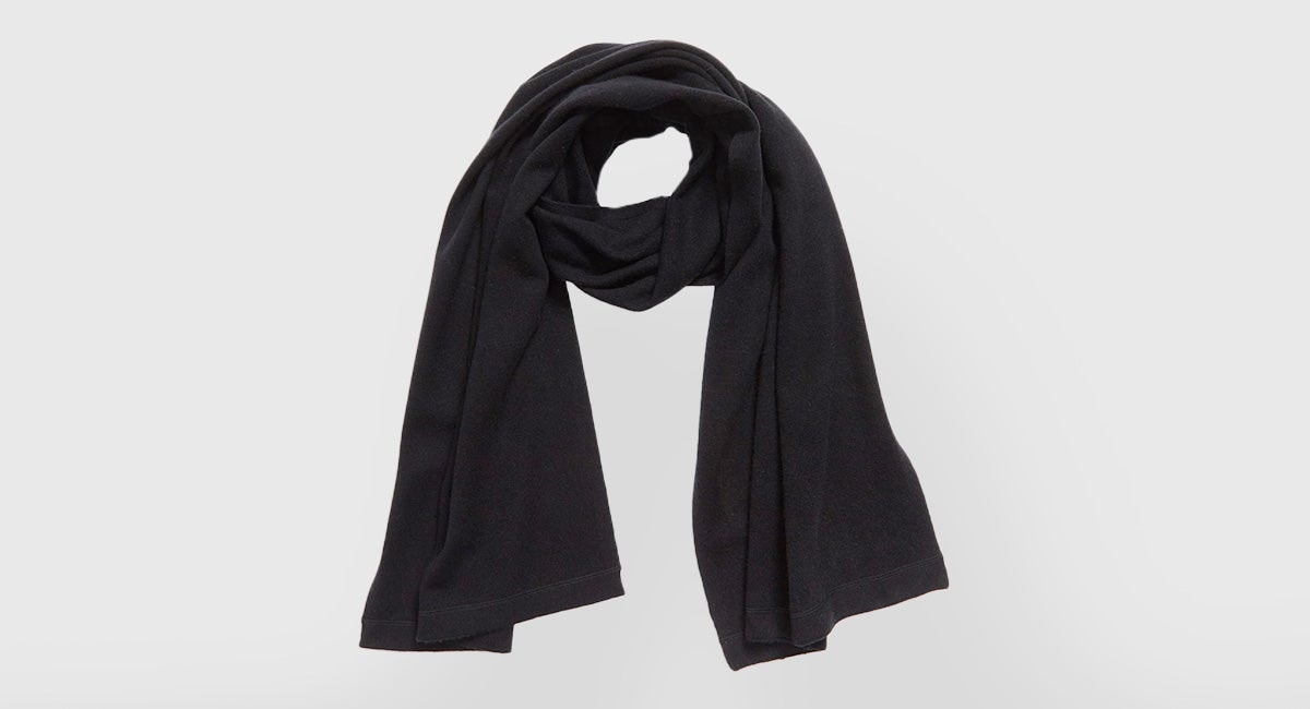 Always an eye-catcher for every outfit black and white modern patterned Fine scarf in soft quality