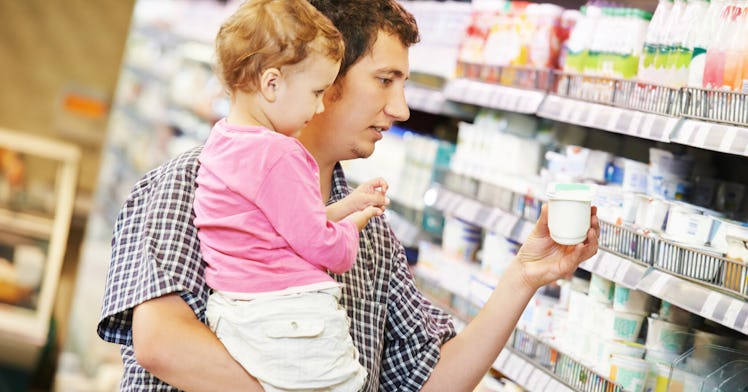 dad buying groceries