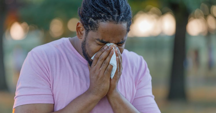 dad sneezing allergies