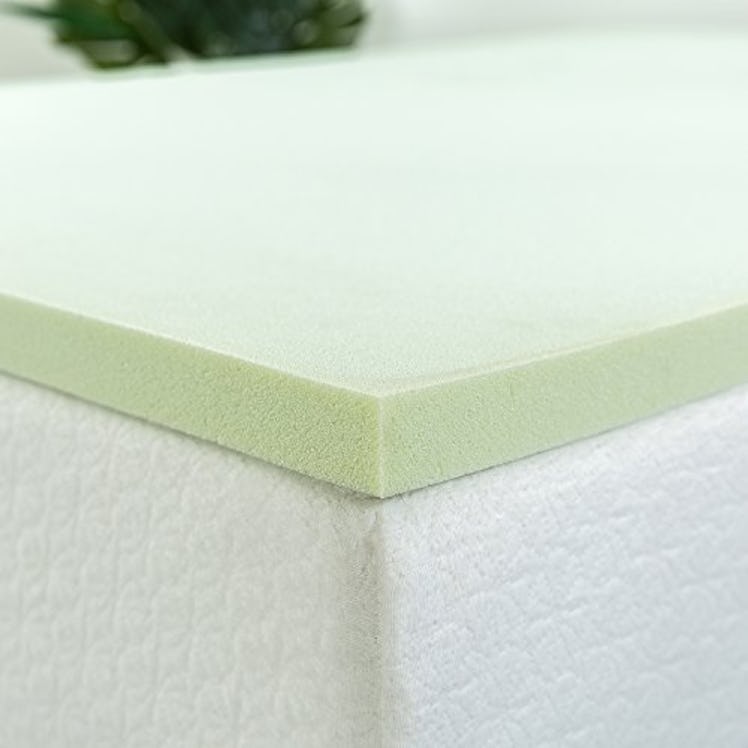 Zinus 1.5 Inch Green Tea Memory Foam Mattress Topper