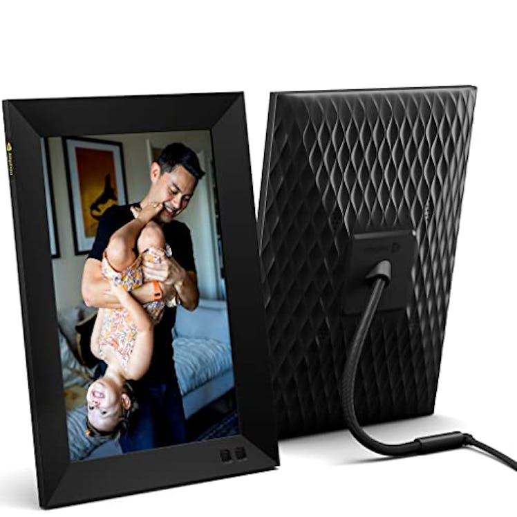 Smart Digital Picture Frame by Nixplay