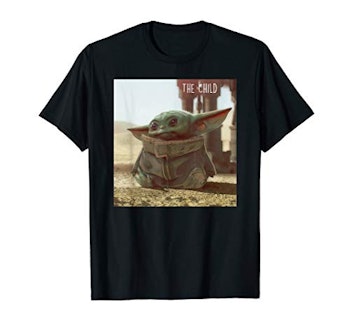 Star Wars The Mandalorian The Child Red Hue Portrait Premium T-Shirt