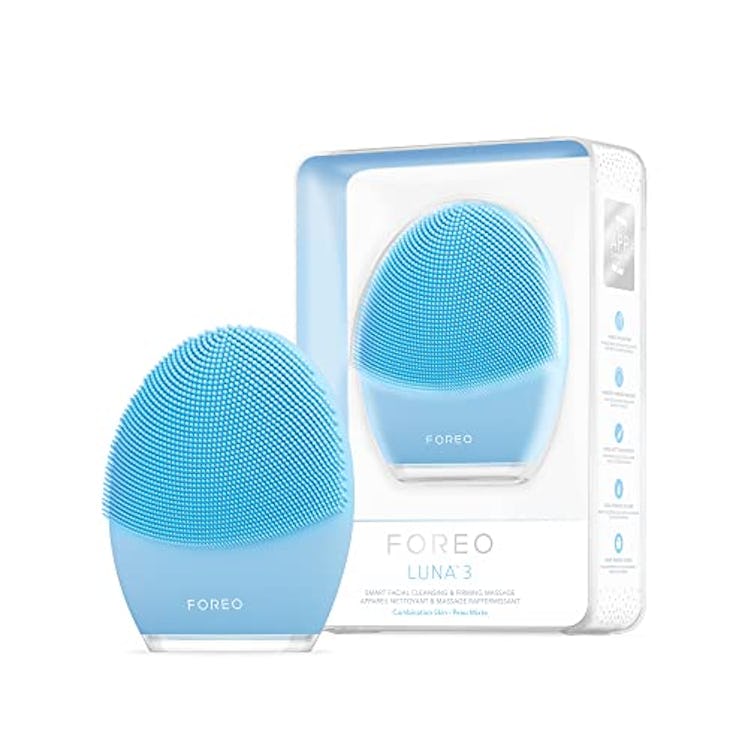 Luna 3 Cleansing Brush by Foreo