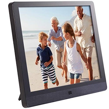 Digital Picture Frame by Pix-Star