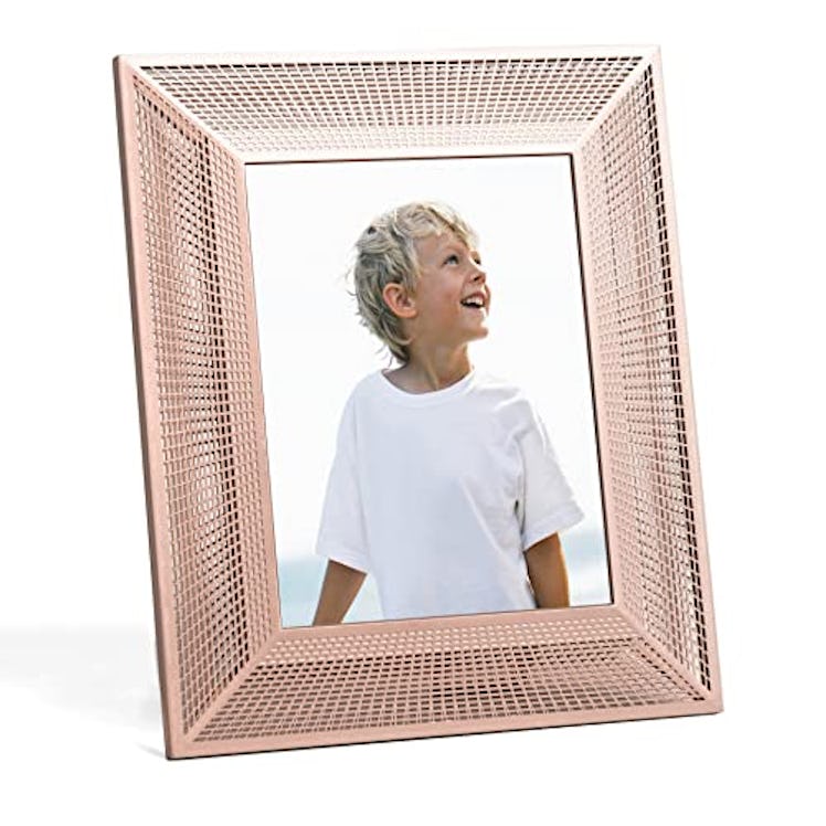 Smith Smart Digital Picture Frame by Aura