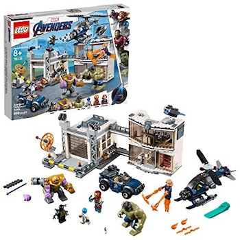 Marvel Avengers Compound Battle by Lego