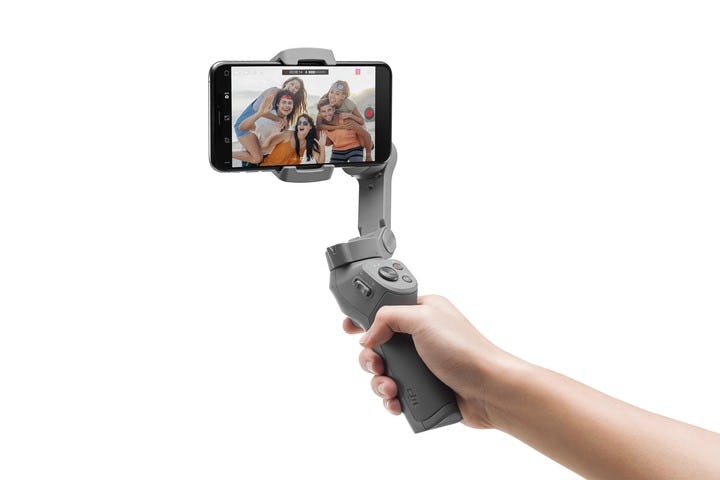 DJI Osmo Mobile 3 Reviews: A Smartphone Mount For Beautiful Video