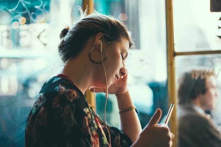teen girl, smartphone, listening to music
