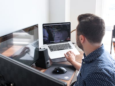 Best standing online desk under $500