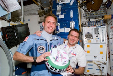 astronaut cake
