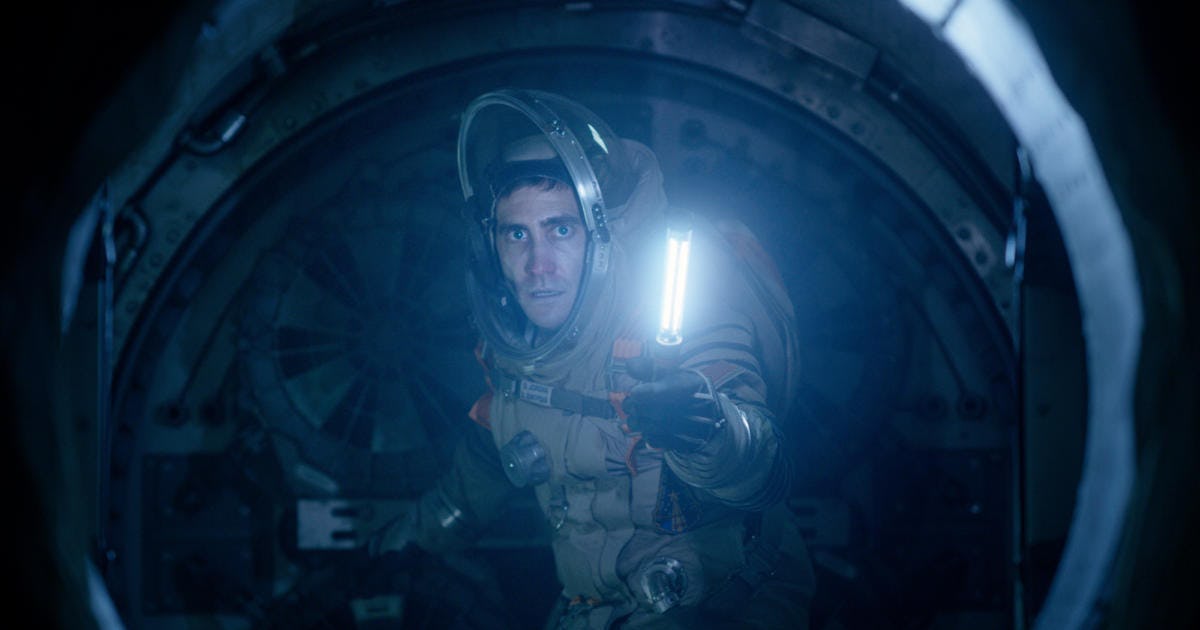 how the alien creature in life defies