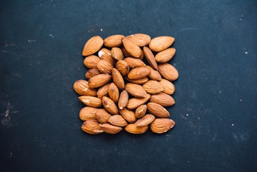 nuts almonds