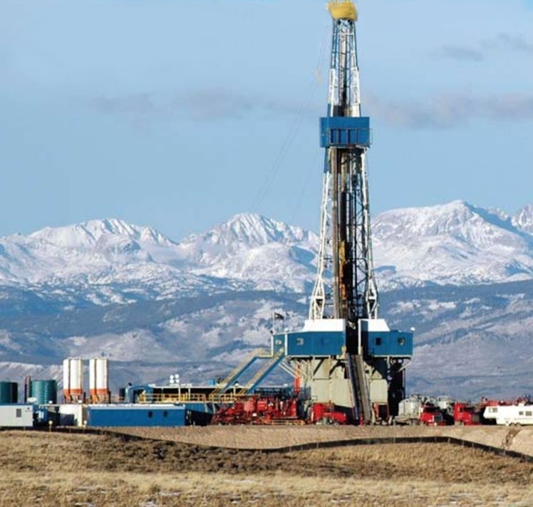 A natural gas drilling rig on the Pinedale Anticline, just west of Wyoming's Wind River Range.