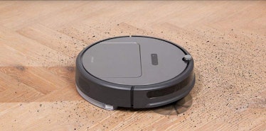 Roborock E35 Robot Vacuum and Mop on floor