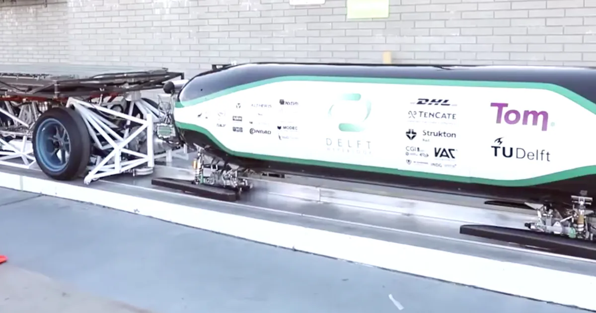 Spacex Hyperloop Track Hyperloop Pod Designers Visit SpaceX Test Track