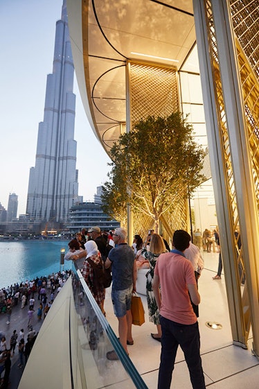 Dubai Apple Mall