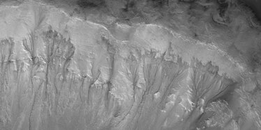 slope lineae, Mars crater