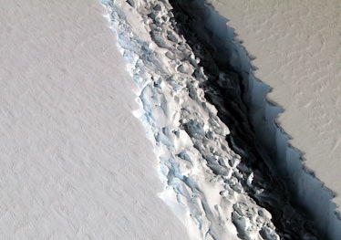larsen c iceberg rift antarctica