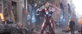 Iron Man using a new suit feature in 'Avengers: Infinity War' (2019)
