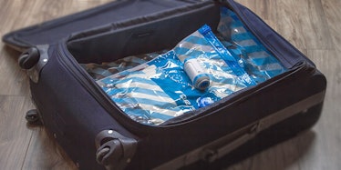 Genius Pack G4 Carry-On Spinner Case (Titanium)