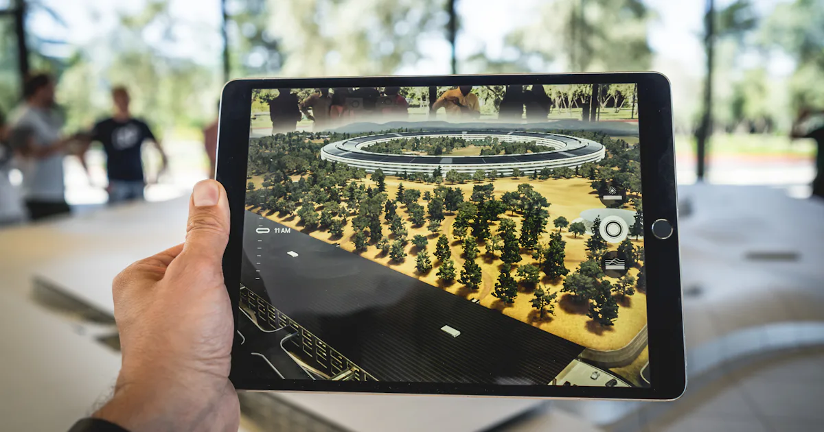 iPhone 2019: Ex-Apple Engineer Reveals How Augmented Reality Will Shine