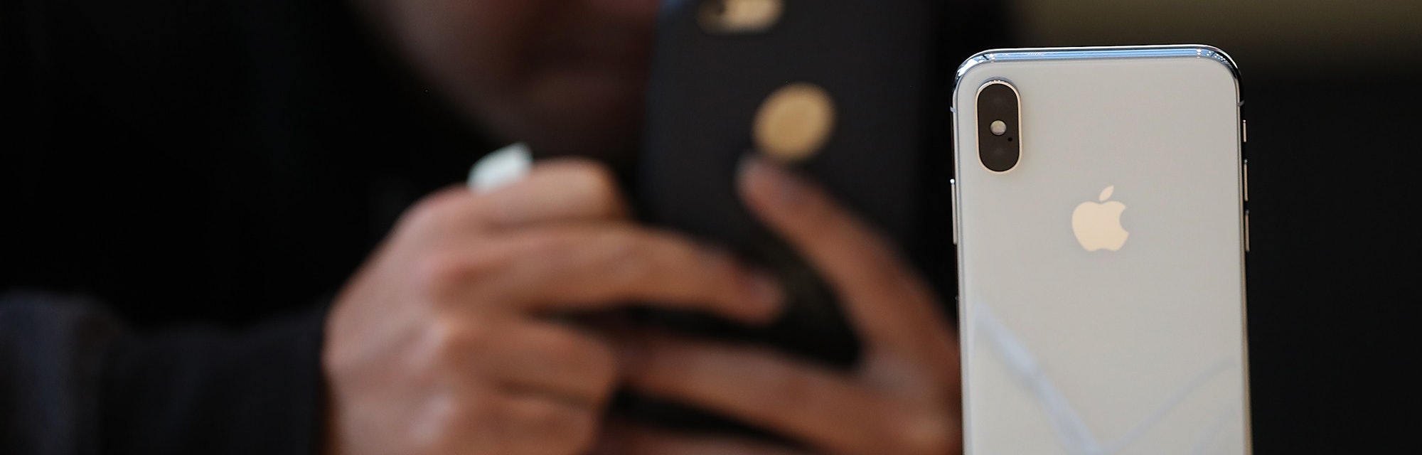 Focos: How iPhone X Camera App Reveals Hidden DSLR-Like Photo Powers