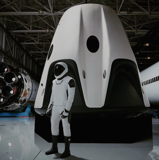 31+ Spacex Space Suit Hoodie Background