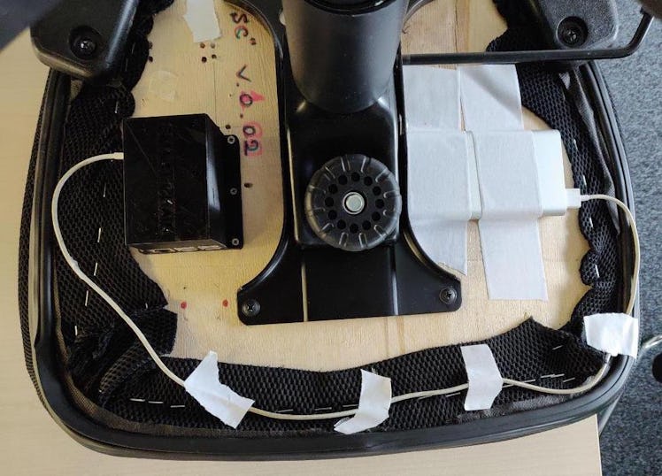 An accelerometer and a gyroscope were embedded in the players' chair
