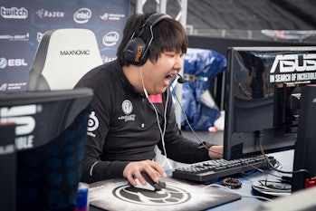 Scientists Say Posture Can Tell A Pro Esports Player From An Amateur