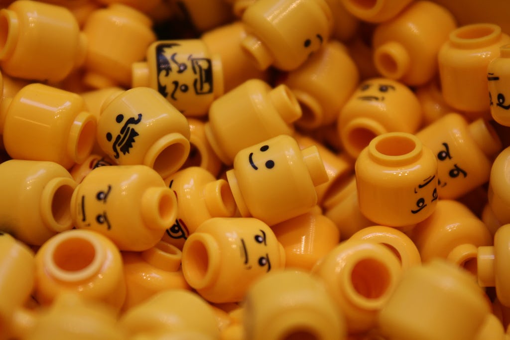 Video These Researchers Figured Out Just How Long It Takes to Poop a Lego