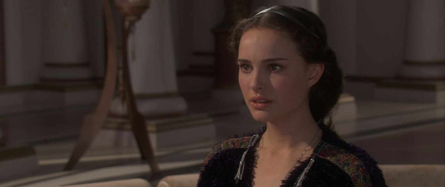 Revenge Of The Sith Almost Had Natalie Portman Pull A Knife
