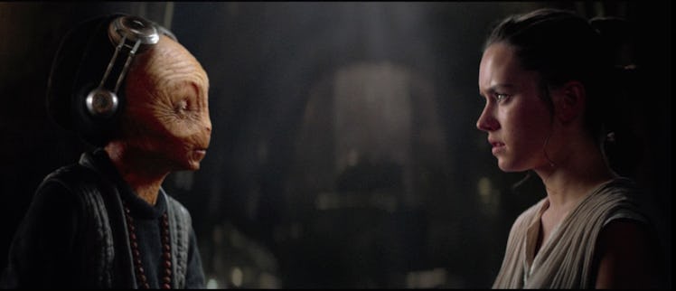 Maz Kanata and Rey have a meeting in 'Star Wars: The Force Awakens'